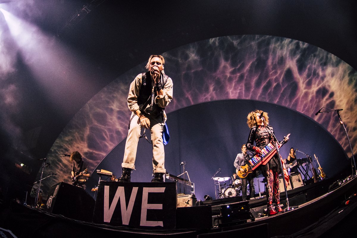RadioFrecciaOf's tweet photo. Ieri sera a Milano gli Arcade Fire hanno messo in piedi uno show pazzesco per l'unica data italiana del #TheWETour

📸Nella gallery gli scatti di Elena Di Vincenzo per #Radiofreccia #arcadefire @arcadefire @indipendente @MissElenaDV https://t.co/hGzjFyj0wZ