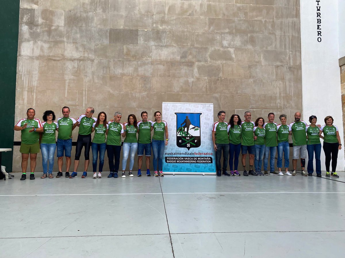 Emffvm's tweet photo. ⛰🦯 Atzo Araian, Euskadi eta Nafarroako #IparMartxa Kopako probaren ondoren, irailaren 24an Selekzio Autonomikoen Espainiako Txapelketan parte hartuko duen euskal selekzioaren aurkezpen ofiziala https://t.co/hZR5T4ZXMO