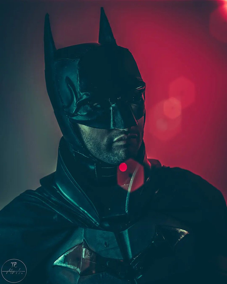 1st photo back from <a href="/SecretconUK/">SecretCon.co.uk</a> and I absolutely love it
Photo by Tom Roberts on insta 
#batman #cosplay #the batman