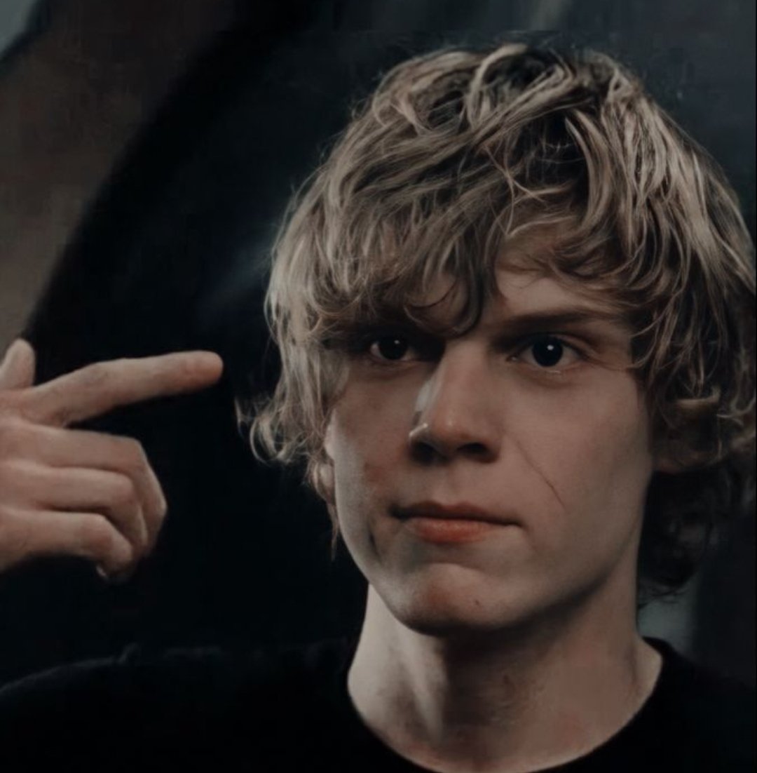 AHS_FRA's tweet image. Evan Peters fait pour jouer les meilleurs psychopathes de la télévision ? 😁 #DahmerNetflix #AHS