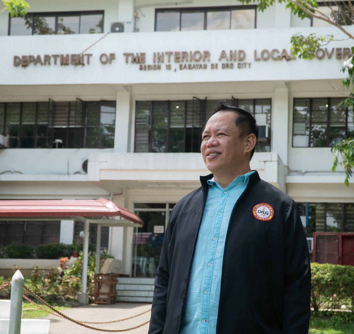 peacecropsph's tweet photo. SEE YOU ON YOUTUBE, DILG RD ARNEL!

This is going to be a hectic week for DILG Regional Director Arnel Agabe. That's because... MORE ON: https://t.co/KJzHKIMlGg

---

PHOTOGRAPHS: Kit John de Galicia | Story Weaver

---

#DILG10
#TatakDiez
#DropSeedsNotBombs
#PeaceCropsPH https://t.co/fiLwmdRFNZ