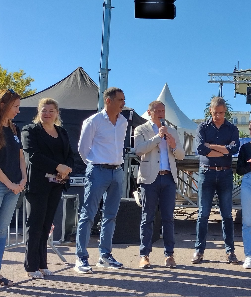 Prefete2B's tweet photo. [EVENEMENT]  #inauguration2022 M.PROSIC #Prefet2b a participé à l'inauguration de la #fetedusport. 
L' occasion pour lui de remercier les bénévoles qui consacrent du temps personnel pour servir l'intérêt général.Le sport est fondateur,transmet les valeurs de courage, de volonté" https://t.co/7eAPlZSIPW