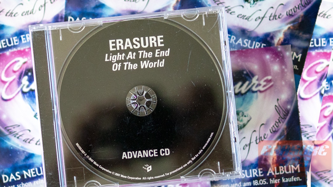 Erasure365's tweet photo. #erasure #andybell #vinceclarke https://t.co/Xup36CB5wQ