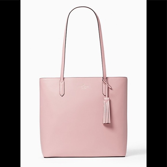 mrzmathis's tweet photo. So good I had to share! Check out all the items I'm loving on @Poshmarkapp #poshmark #fashion #style #shopmycloset #katespade #raedunn #victoriassecret: https://t.co/H0epAE7KOM https://t.co/Pv5c1B8Ne4