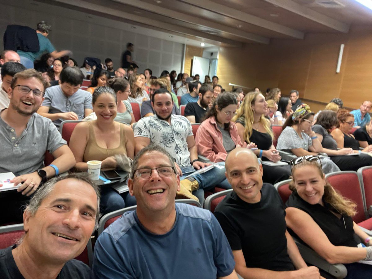 Sys_Immunology's tweet photo. An amazing grand-opening of our @Sys_Immunology seminar series! Student-driven, vibrant and stimulating! Full house and great energies! https://t.co/zFXQyq9szS