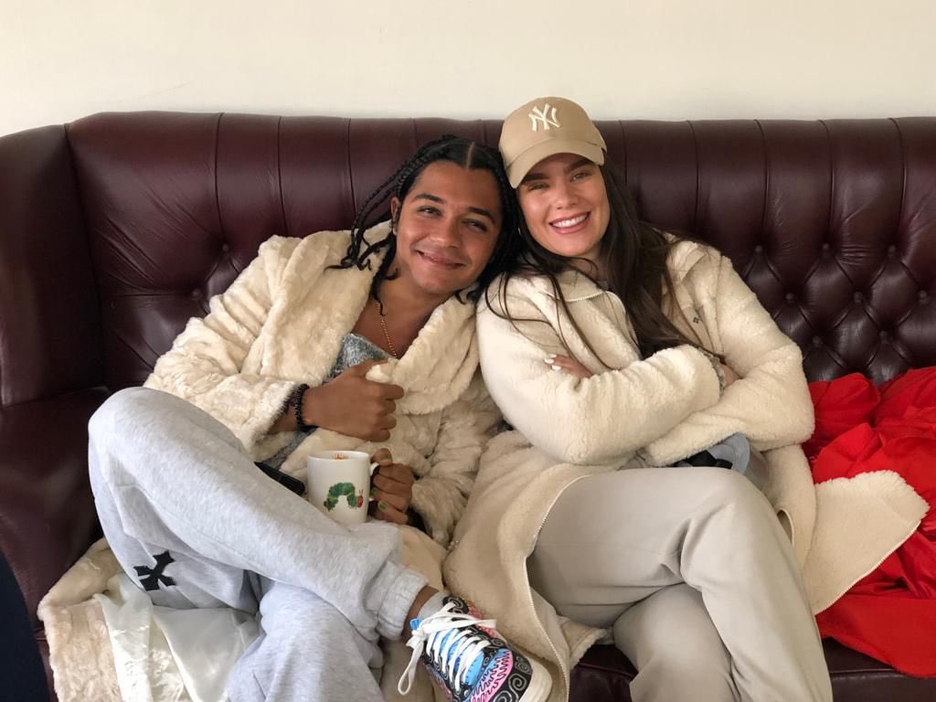 zemi_film's tweet image. Smiles always on set 🎥😆

Actor &amp;amp; writer - Victor 

Actor &amp;amp; Producer @itslibbywalker