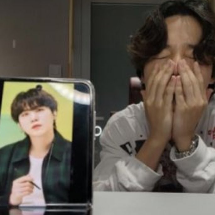 fairytaegis's tweet photo. i knew it reminded me of something https://t.co/h1WioeHcWW