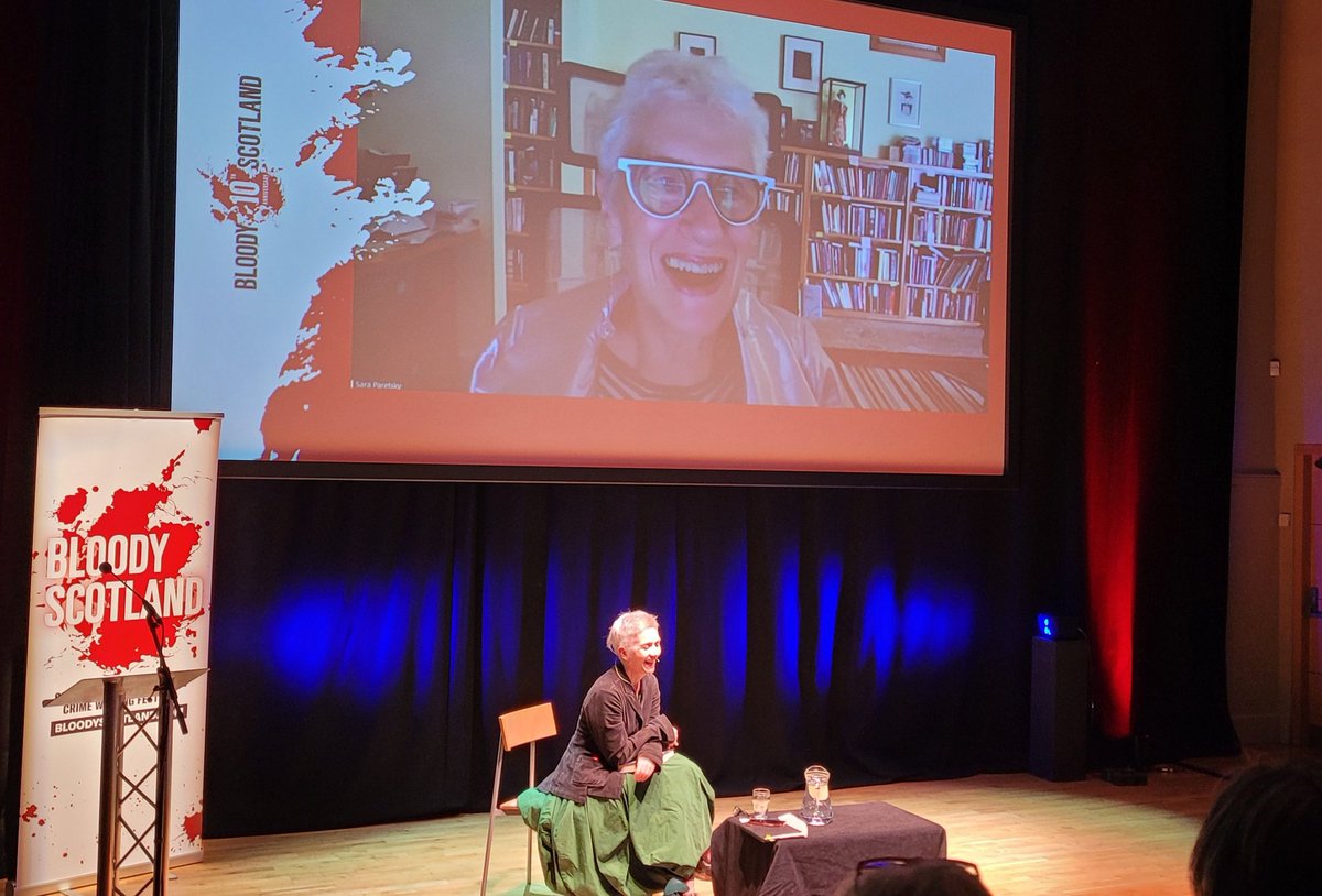 When worlds collide and two of the best crime writers on the planet are chatting and the  need to redress the gender bias on @Wikipedia comes up and my head explodes. Thx @DameDeniseMina @SaraParetsky for an amazing event! (Maybe a @BloodyScotland editathon at some point?)