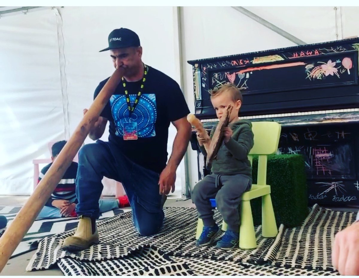 mrngunnawal's tweet image. What an amazing day @floriadeaust … 6 amazing shows. There was singing, dancing, didgeridoo playing and artwork education. Thanks to everyone who came to the shows. Back again soon 👣