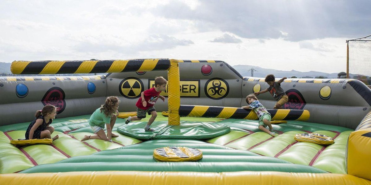 📷 FOTOS | Els infants, protagonistes del segon dia de Festa Major a <a href="/Volpelleres/">Associació de Veïns del Barri de #Volpelleres</a>  totsantcugat.cat/actualitat/soc…