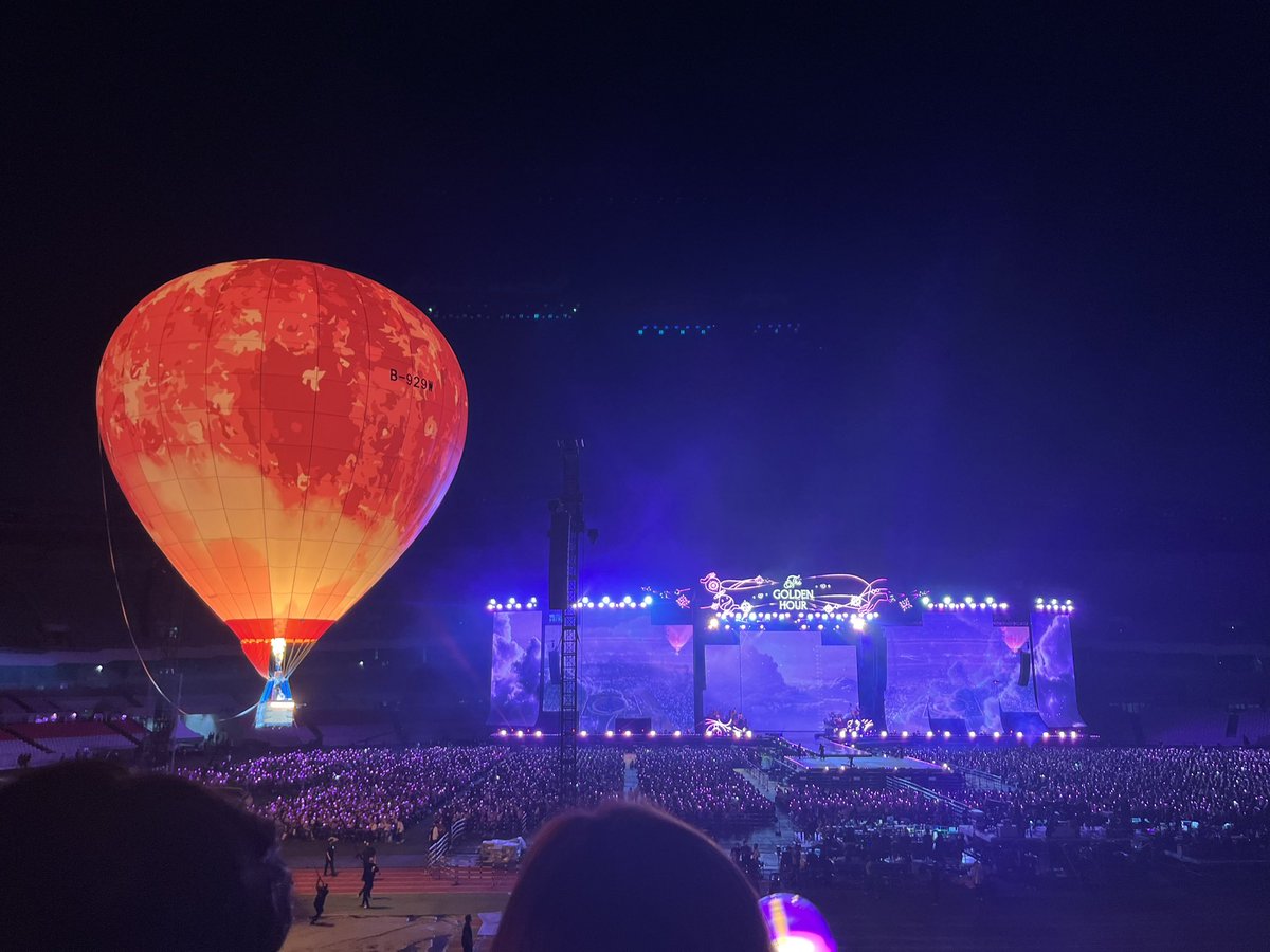 leejiweuns's tweet photo. I AM FOREVER IN AWE https://t.co/AvQ5hRLF7K