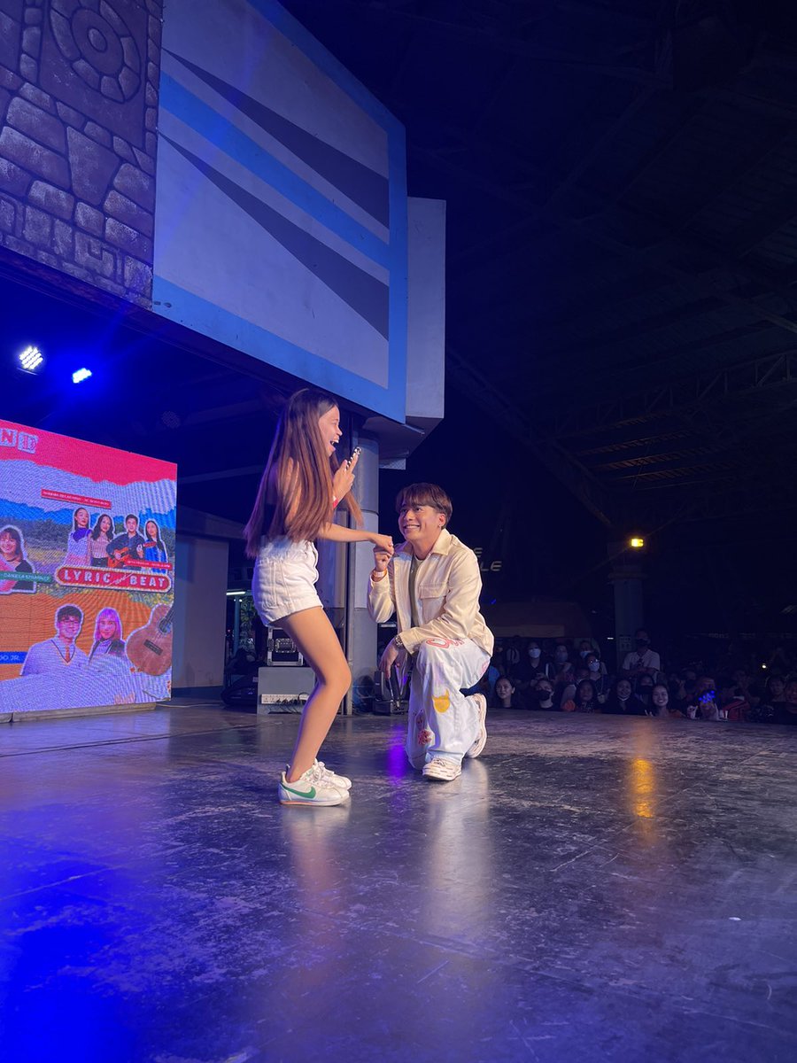#TaraG stars Kaori Oinuma and JC Alcantara having fun onstage with our Kapamilyas here at Enchanted Kingdom! 😍