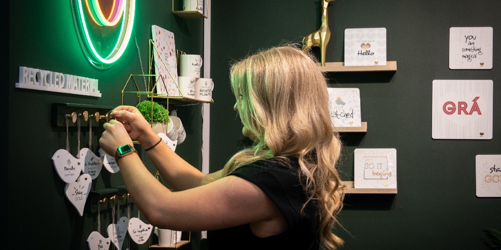 DCCIreland's tweet photo. Are you interested in exhibiting at Showcase - Ireland’s Creative Expo? A must-attend event for trade buyers in Ireland & overseas! @showcaseireland 2023 will take place from 22 – 24 January @TheRDS.
For further info visit https://t.co/0UxICH5tcu
#Showcase2023 #ShowcaseConnect https://t.co/a9JJJLd3BF