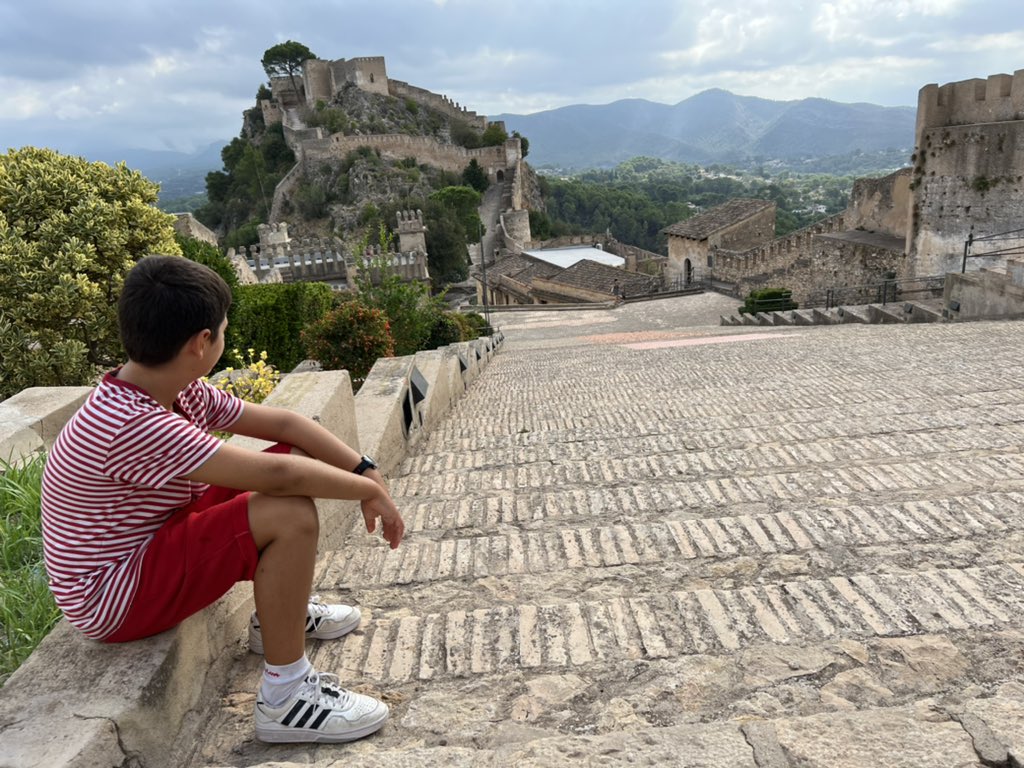 elPachinko's tweet photo. 🏰 Imprescindible la vista al Castillo de Xàtiva, uno de los más espectaculares del Mediterráneo y que ya tuvo protagonismo durante las campañas de Aníbal y el periodo de Al-Ándalus 🔝🔝🔝 También tiene las mejores vistas panorámicas de Xàtiva 

#ViveLaCostera @TurismeCostera https://t.co/coXjR5BU5k