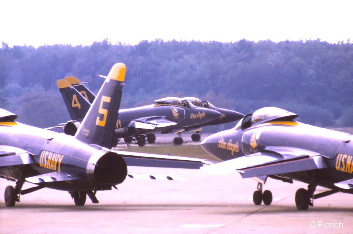 Picrich's tweet photo. #Aviation #F11F #BlueAngels @BlueAngels @BlueAngelf4 https://t.co/HIFj2ys8A2