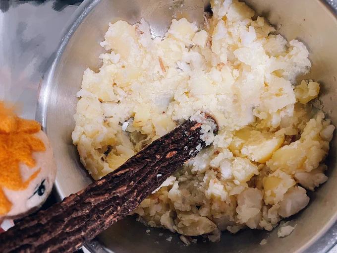 テルくんと台風コロッケを作りました🥔 