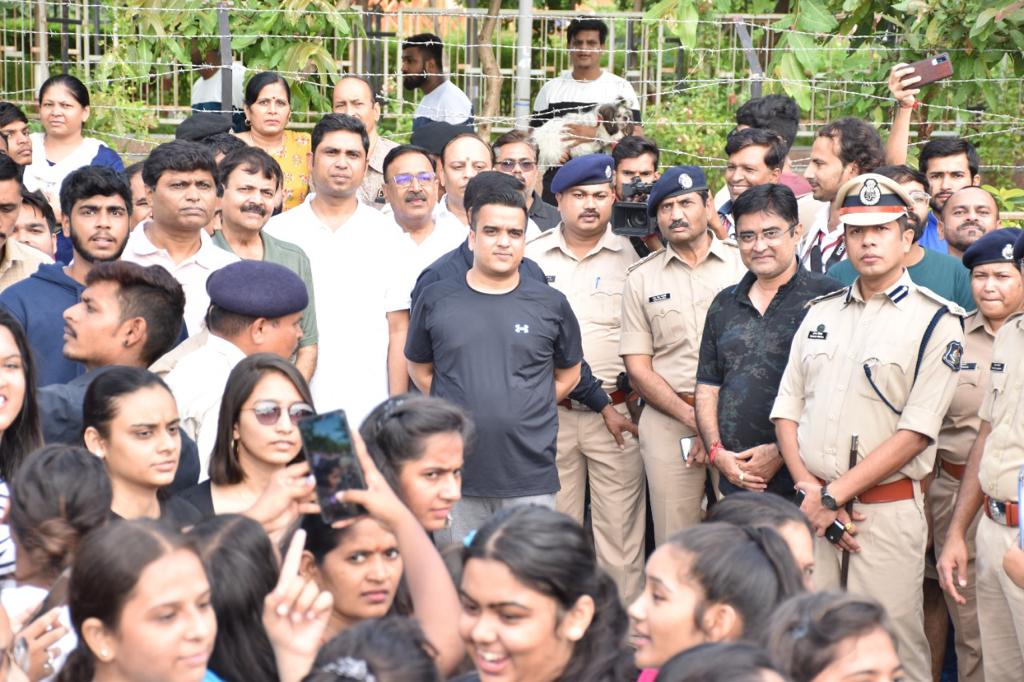 My Surat on Twitter "1st Day of Sports Carnival Surat City. Guj. Home Minister (MoS) Sh Harsh