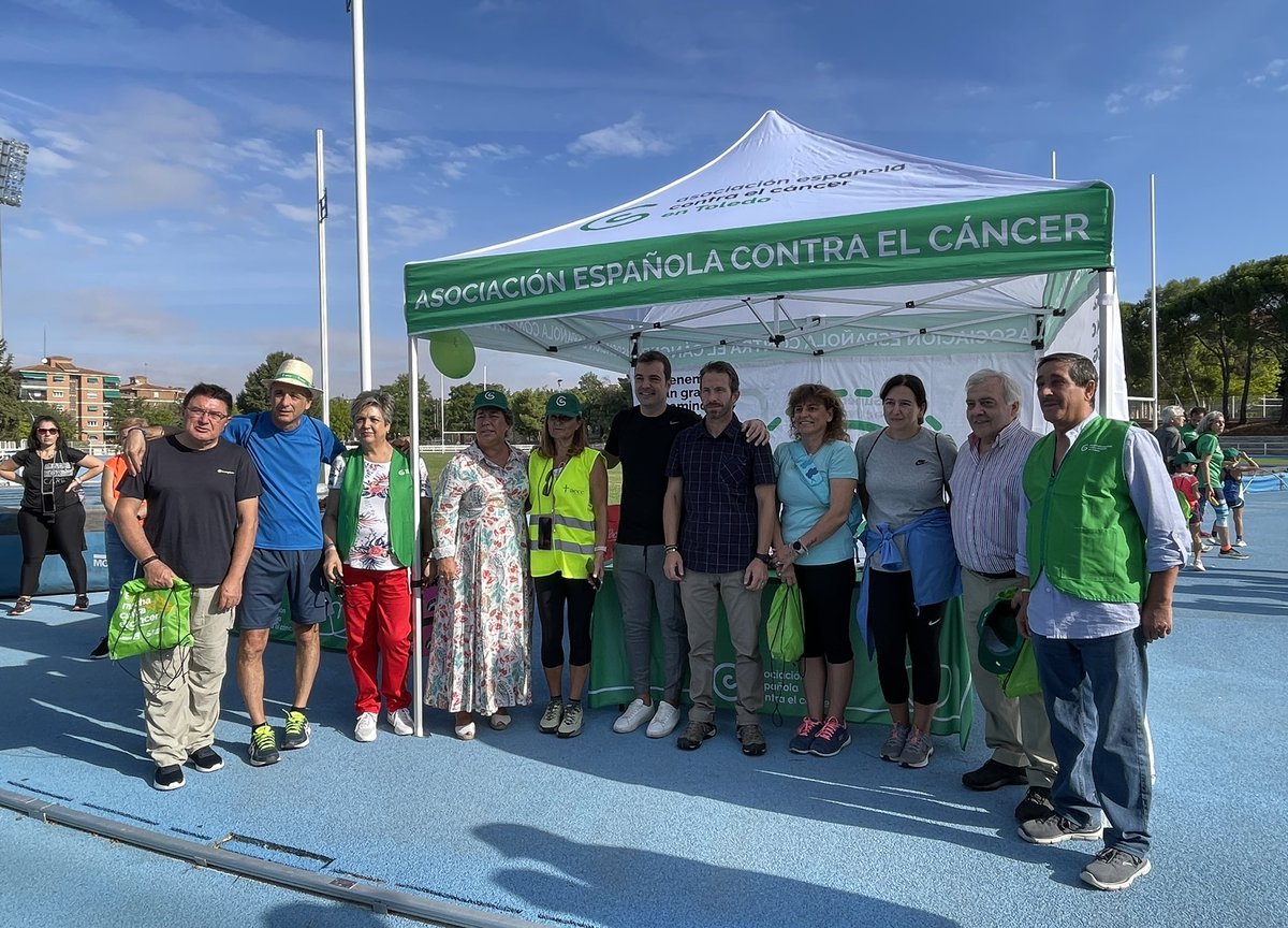 CsToledoCiudad's tweet photo. 💚 Contigo, doy la cara 

🏃🏻‍♂️ @EstebanPanos_Cs y @Aracelidlcalle se suman a la Marcha organizada por la Asociación @ContraCancerEs de #Toledo  que este sábado ha pintado de verde las calles de la ciudad https://t.co/ghpXcuEJbU
