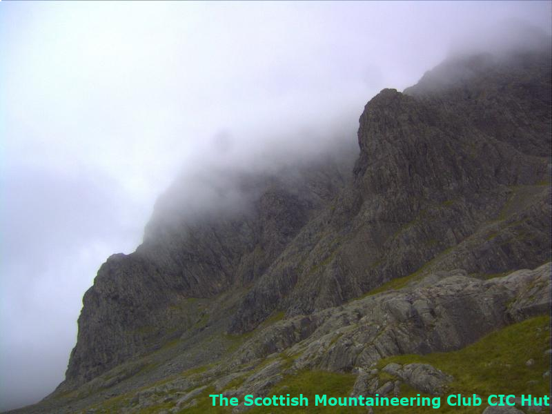 cicwebcam's tweet photo. #cichut #northface #bennevis #mountaineering Current weather. 9.44C, humidity 87.2%, recent gust 6mph, direction N https://t.co/BiGooTXbA4