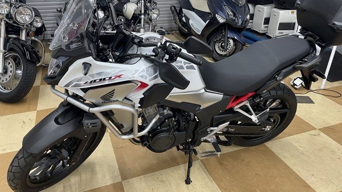 2021モデルのホワイトは普段着てるジャケットと色合いがバッチリなのでこれはこれでヨシ(◜ᴗ◝ ) 