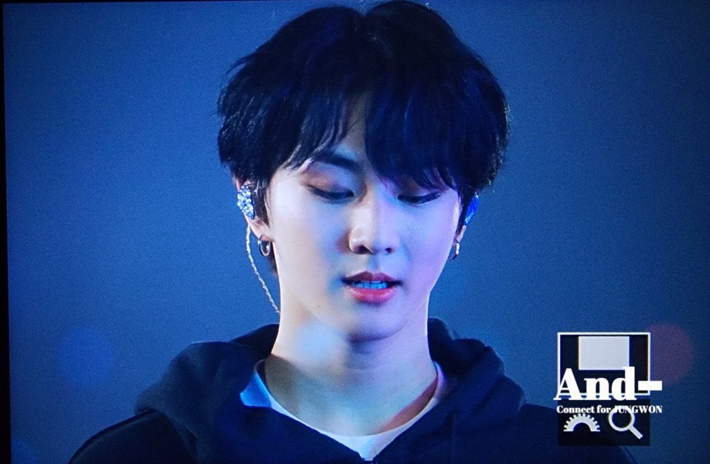 staaa87371673's tweet photo. Jungwon-ah don't cry our kitten~
you did well don't cry 
Engene are always there for you 
It might be hard being the leader but you were always strong 
We'll be with you in every hardship  💓😺❤️
Don't starve yourself

#ENHYPEN 
#JUNGWON 
#ENHYPEN_JUNGWON https://t.co/2fc0zejDAZ