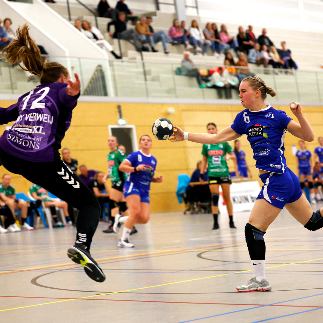 WF_SEW's tweet photo. Heerlijke foto's om deze grijze zondag een beetje kleur te geven. Enjoy!

Westfriesland SEW - VOC Amsterdam: 36-31

📸 Gerben de Groot
💙💙💙 https://t.co/LDMLv1xrgf