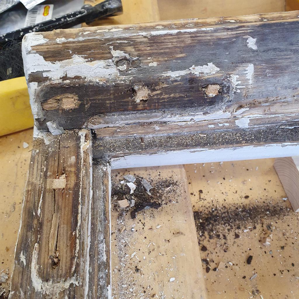 Vanhat ikkunat kuntoon! Viikonloppupuuhia 🤠
#vanhattalot #ikkunaremppa #DIY