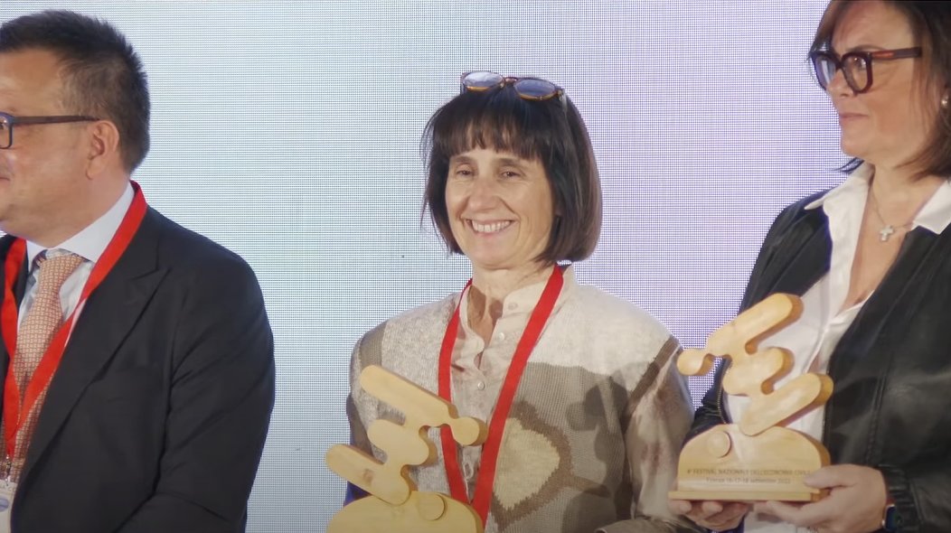 fnecfestival's tweet photo. Con un progetto di partecipazione dedicato alla riqualificazione del #Piave, frutto di un confronto politico sulla gestione del territorio come #benecomune, il Comune di Crocetta del Montello (TV) si aggiudica il Premio Nazionale Comuni di Economia Civile! Complimenti👏👏 #FNEC22 https://t.co/ir3ziIF66K
