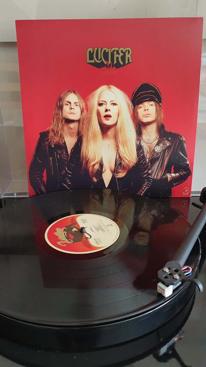 bigeuzi's tweet photo. Sunday spins. #Lucifer #LuciferII #vinylcollection https://t.co/EHV7Sq06ht