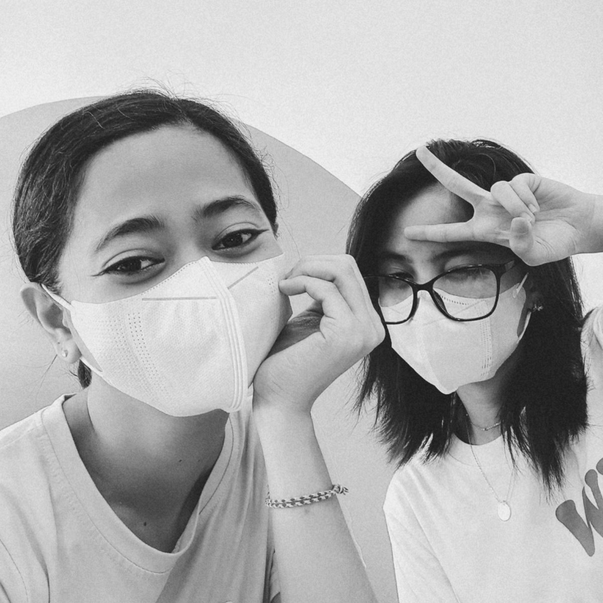 wonuscells's tweet photo. spent a good day with my certified carat cousin, ate @fngrlsdfaliah hahshahs ♥

I appreciate you @caratreatscafe providing such great food! by the way, I love your carat pop! 💎Hehe ♡♡♡
@CavCarats_17 #SectorCAV #SectorPH  @pledis_17 https://t.co/p6fcNDSxHH