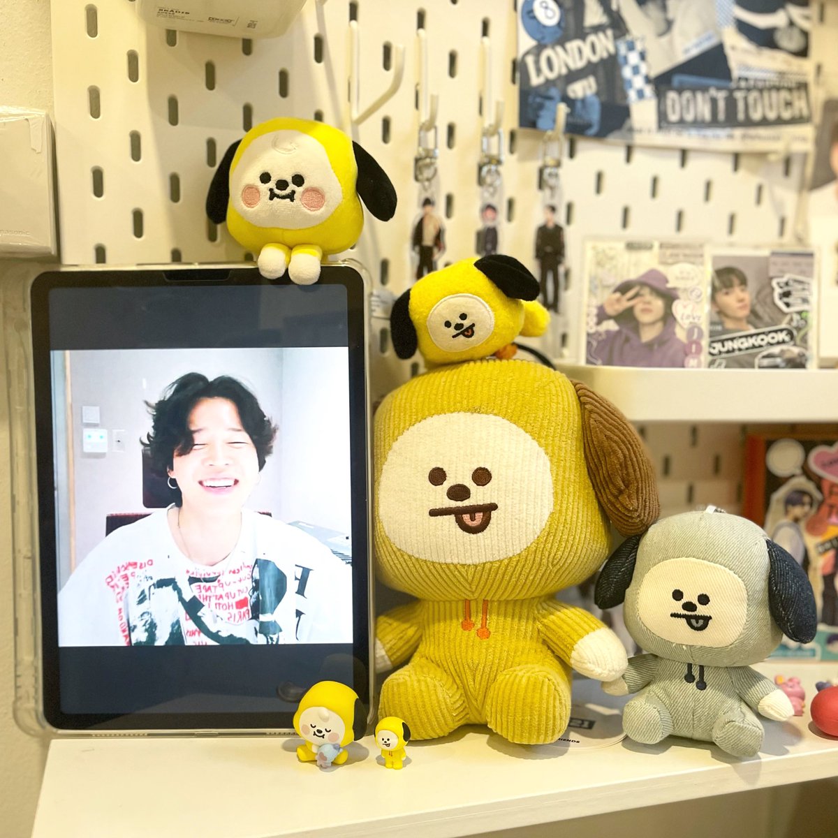 jm_mimititi's tweet photo. น้องจีมินมาไลฟ์เดี่ยวในรอบ 1 ปี ดีใจมากน้องรักษาสัญญาตลอดเลย  🥹 
แจก 200 ค่า รีโลด  ( ไม่ต้องฟอล )
#jimins #btsjimin #parkjimin #chimmy JIMIN JIMIN สุ่ม 4 ทุ่มค่ะ https://t.co/kjmvx5DpU8