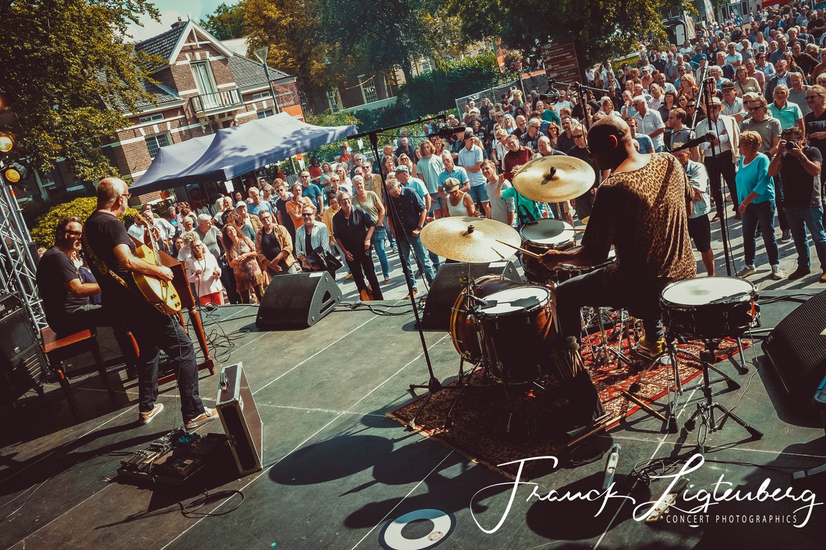 FranckLigtPics's tweet photo. Little Impression of ......Montis, Goudsmit &amp; Directie ... Live at......IJsseljazz 2022......Swingin and Funkin` Performance

#tour #musicians #musiclife #stage
#festival #concertphotography #popmusic #vocals  #gig    #liveband #liveperformance #montisgoudsmitdirectie #ijsseljazz https://t.co/sWX06H9oWZ