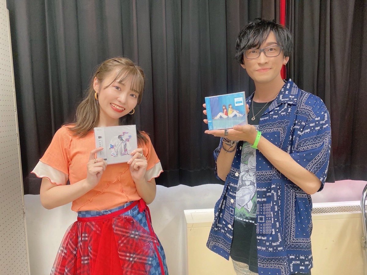 _YURiKA29_'s tweet photo. 寺島拓篤さん！☺️✨

『怪人開発部の黒井津さん』10話では
ブレイダーとマミーちゃんバチバチに戦っていましたが…アニエラで和解(？)しました！（笑）
「ふたりの羽根」も聴いてくださっているとのこと…ありがとうございます😭

 #アニエラフェスタ #naf22 #黒井津さん https://t.co/UHkbDfeYWo