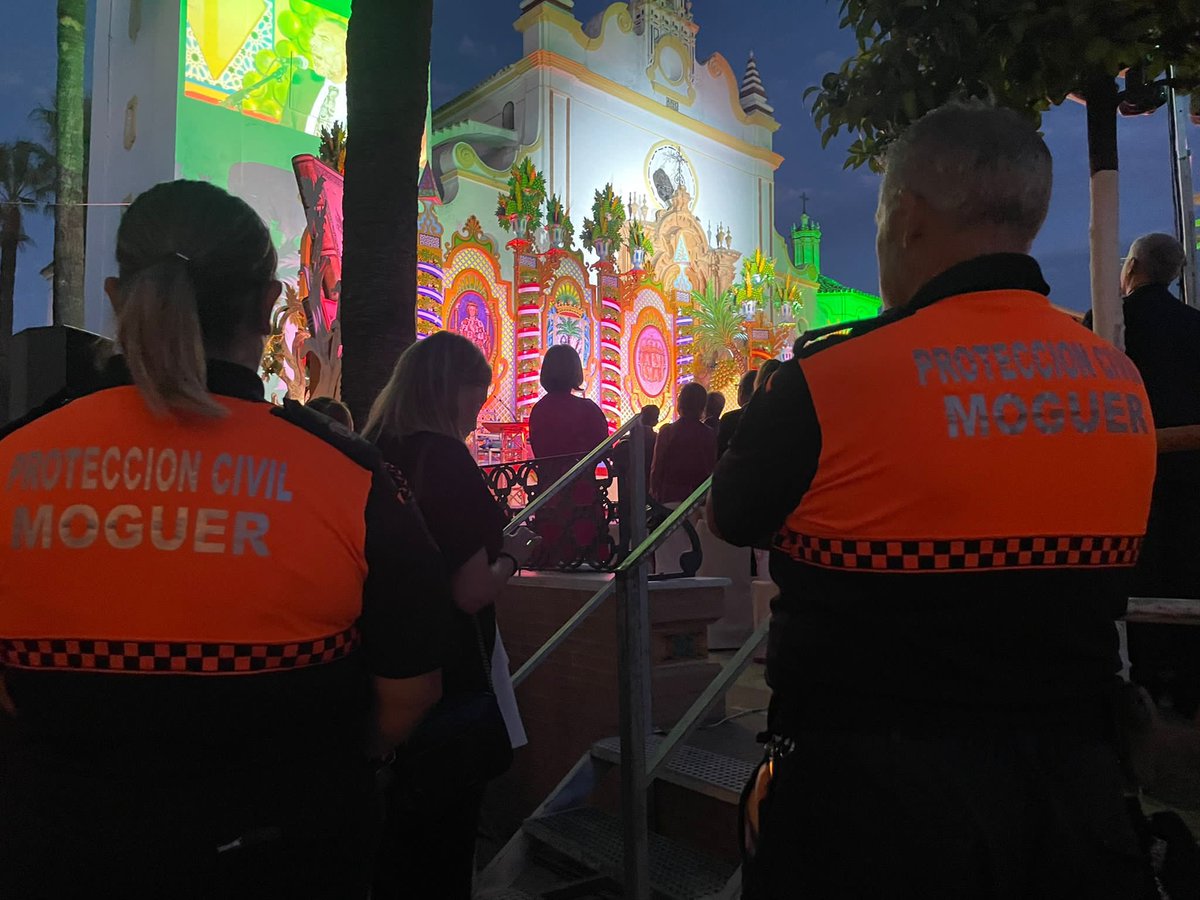 PCMoguer's tweet image. 📍Este finde prestamos apoyo preventivo a los compañeros de la Palma del condado durante su Feria 🎡 🆘 🦺