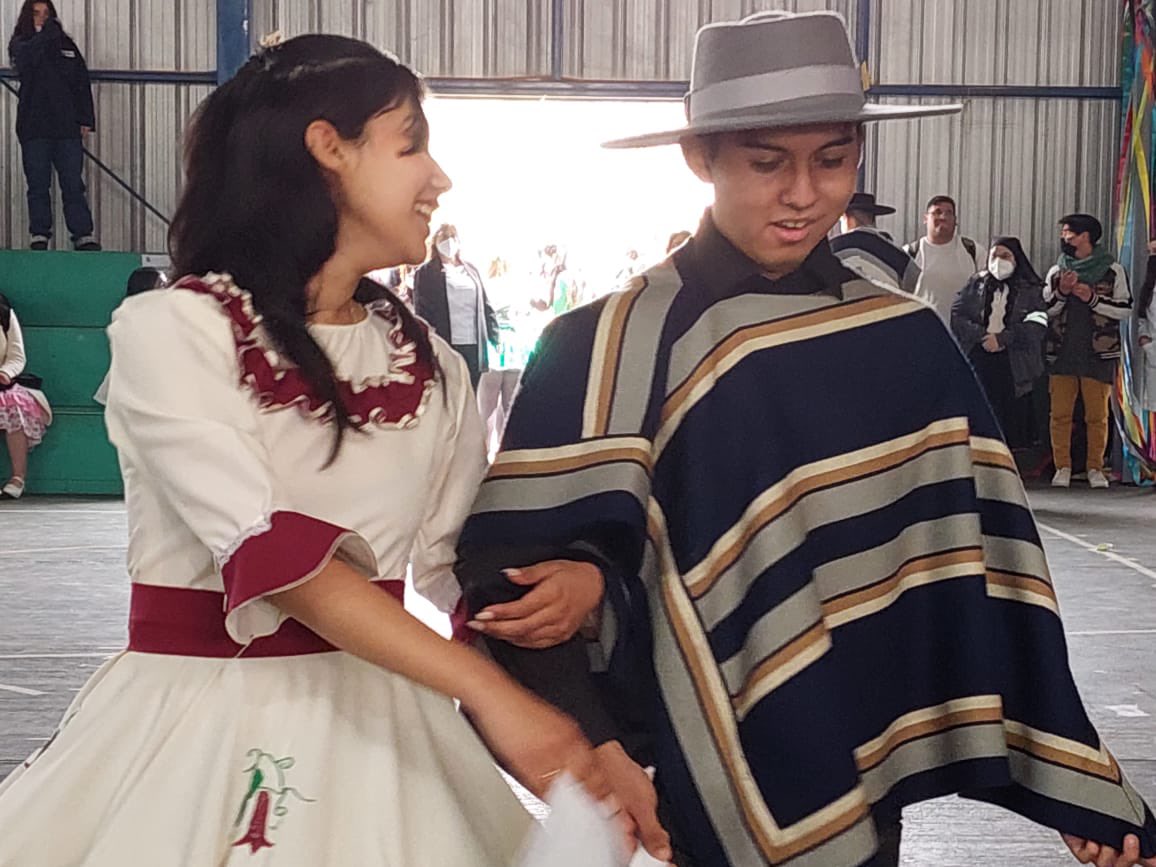 AquevequePablo's tweet photo. Bailes de Gabriel; 18/09/22 Colegio https://t.co/xTXPmGEgT6