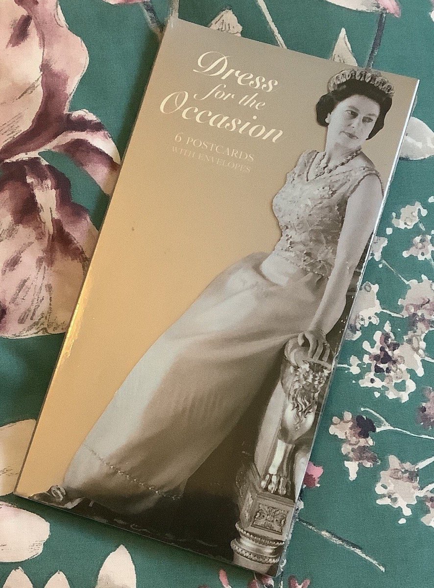 WatsonsVintage's tweet photo. NEW LISTING A WONDERFUL #QueenElizabeth Collectable in my #etsyshop Queen Elizabeth II - 'Dress For The Occasion' A Collection of Six Postcards to celebrate Her Majesty The Queen's 80th Birthday -Junk Journal https://t.co/gg6ZwlMJKW #PostcardSet #80thBirthday #QueenFashion https://t.co/kxlpwB4UVe