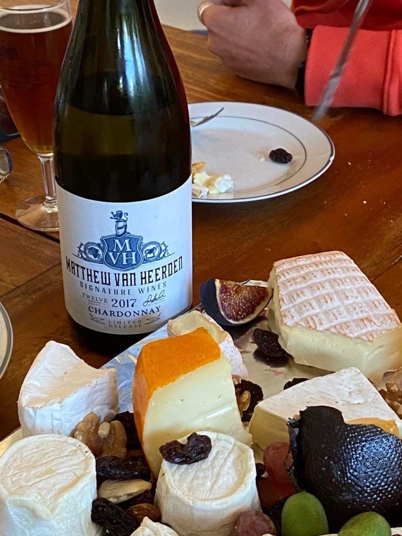 lepetitvigneron's tweet photo. Some of our clients had a great weekend with @lepetitvigneron #wines They shared their pictures @mvhwines #chardonnay  #chateaudecalassou #Isis #enjoylife https://t.co/yL3PcJTggN