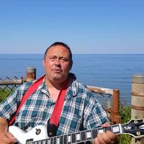 Hi everyone, this is Sheldon Lee Country Recording Artist. Who would like to network our music on #Twitter and #Spotify lets do this. 
Here is my newest release Spotify:kitchensongbirds.com/keep-a-light-on #muscians #Music #songwriters #artists #Indiemusic #networking