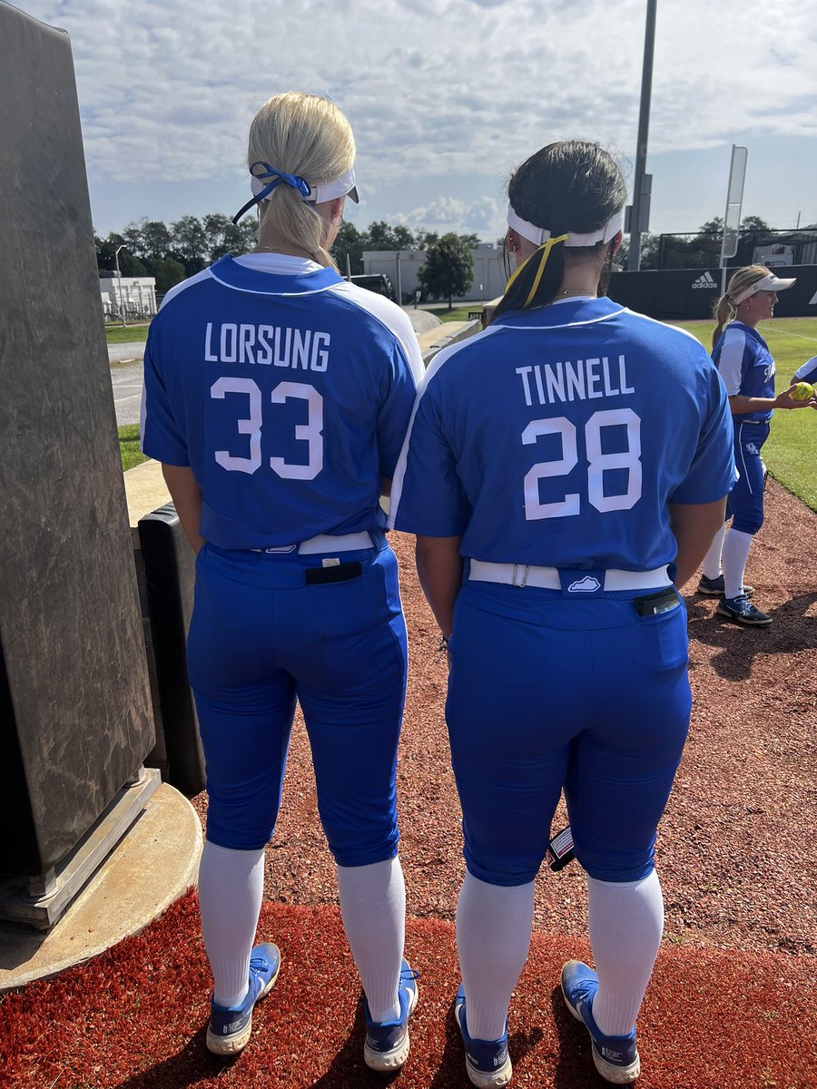 UKsoftball's tweet photo. First fall game of the year &amp; some new faces! #GoCats https://t.co/8fJfMI6Y03