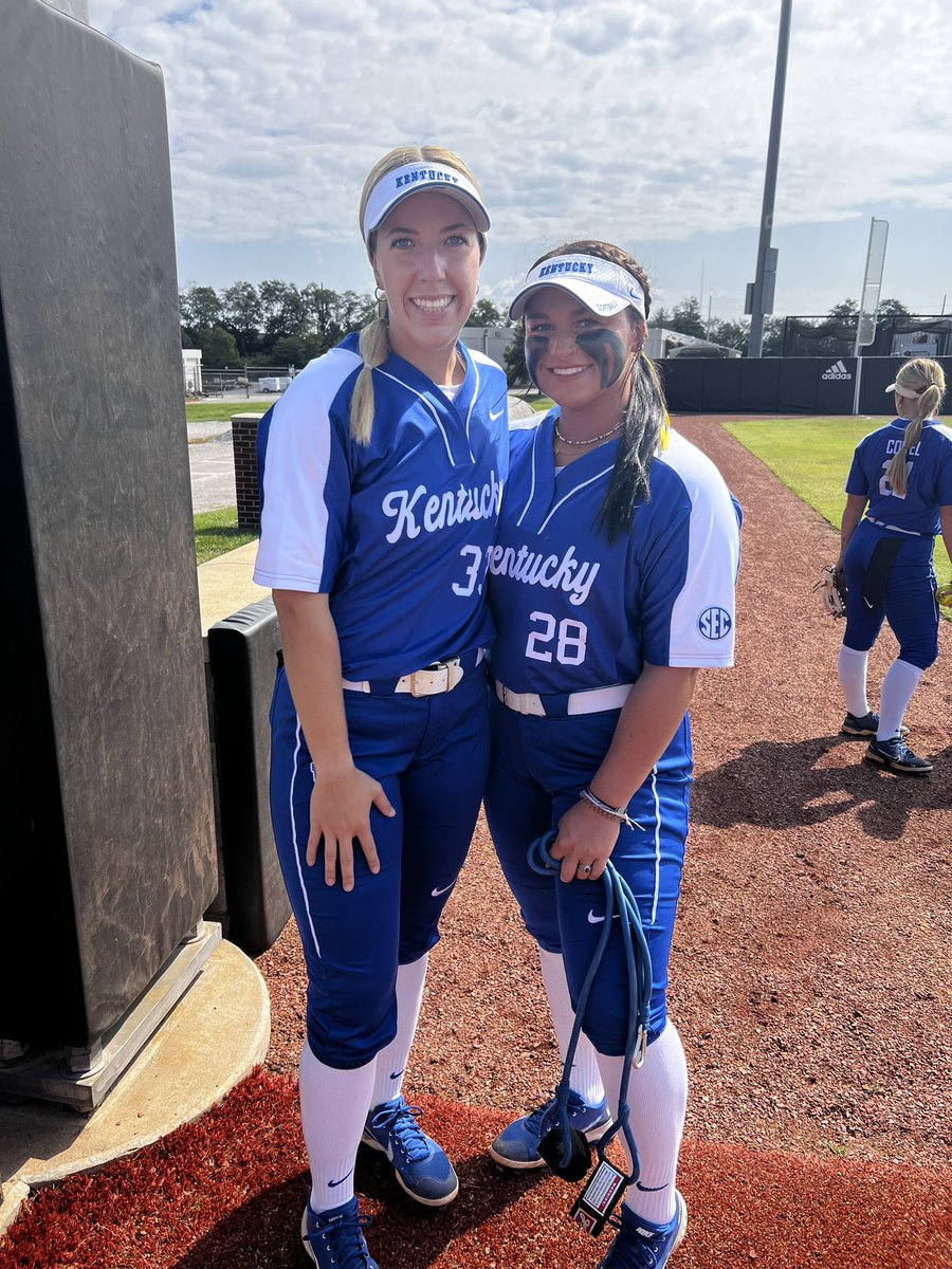 UKsoftball's tweet photo. First fall game of the year &amp; some new faces! #GoCats https://t.co/8fJfMI6Y03