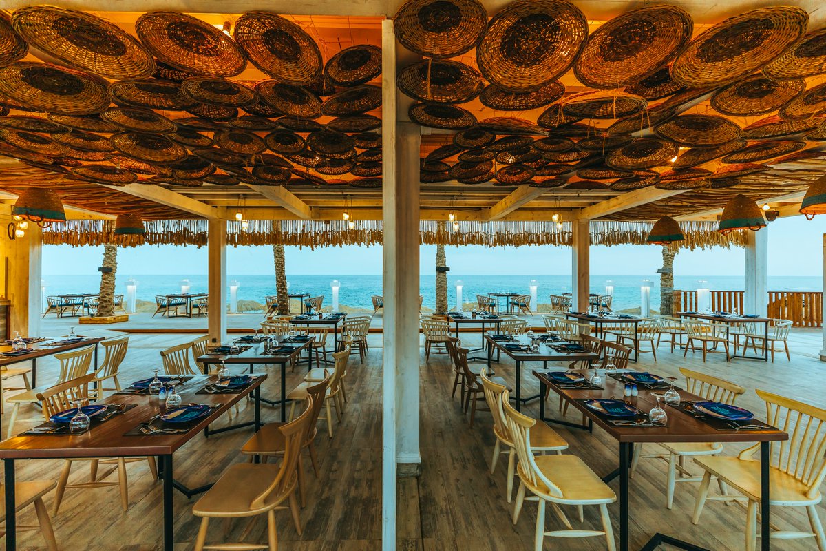 SRDiamondBeach's tweet photo. Felucca is the ultimate Seafood experience you can ever try.

#SUNRISEResortsAndCruises #SUNRISEDiamondBeachResort #RedSea #SharmElSheikh #ThisIsEgypt #Egypt #Vacation #Travel https://t.co/s8KqrdvjQd