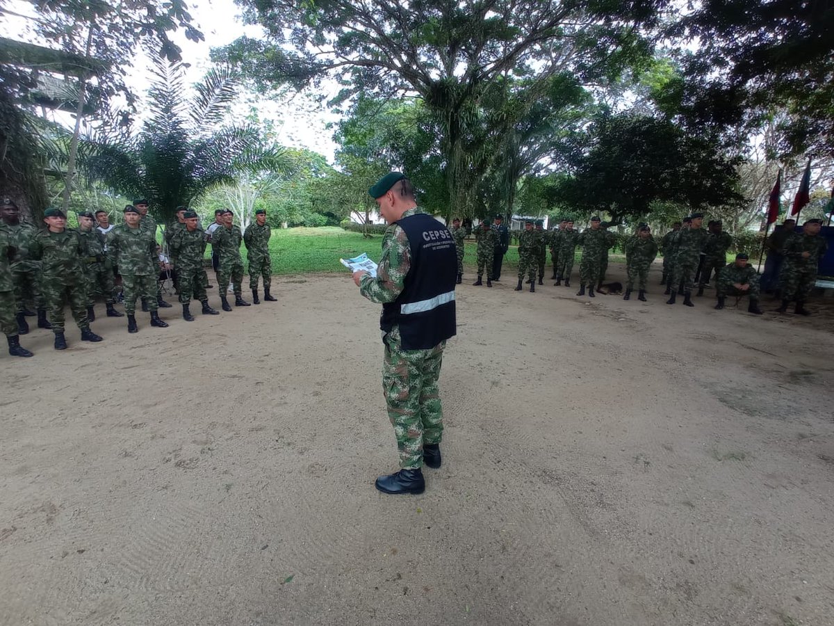 Ejercito_Div6's tweet photo. Con el propósito de mitigar riesgos que puedan ocasionar lesiones y accidentes fuera de combate, el  Batallón de Operaciones Terrestres N.°22 capacitó al personal de soldados de esta unidad militar en cuanto a la verificación de riesgos por deslizamientos y tormentas eléctricas. https://t.co/XCIyTeoEQL