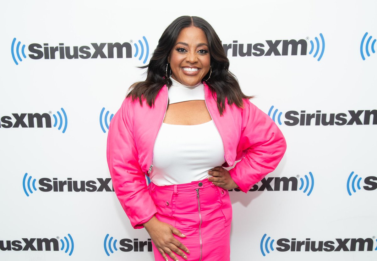 sherrieshepherd's tweet photo. She joined me on @sherrishowtv on Friday & then I got to sit with my sister-friend @bevysmith for a Fish Bowl conversation at @SIRIUSXM for @RadioAndySXM! We covered so much ground in our wonderful conversation.
#SherriShowTV #Bevelations #BevySmith #SiriusXM https://t.co/vxMog67WM9