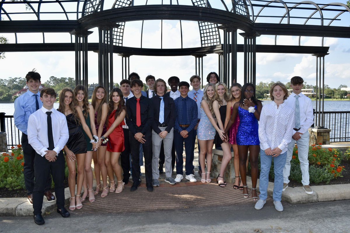 Cavanaugh21's tweet photo. HOCO 💙🧡 https://t.co/BraexUGD8a