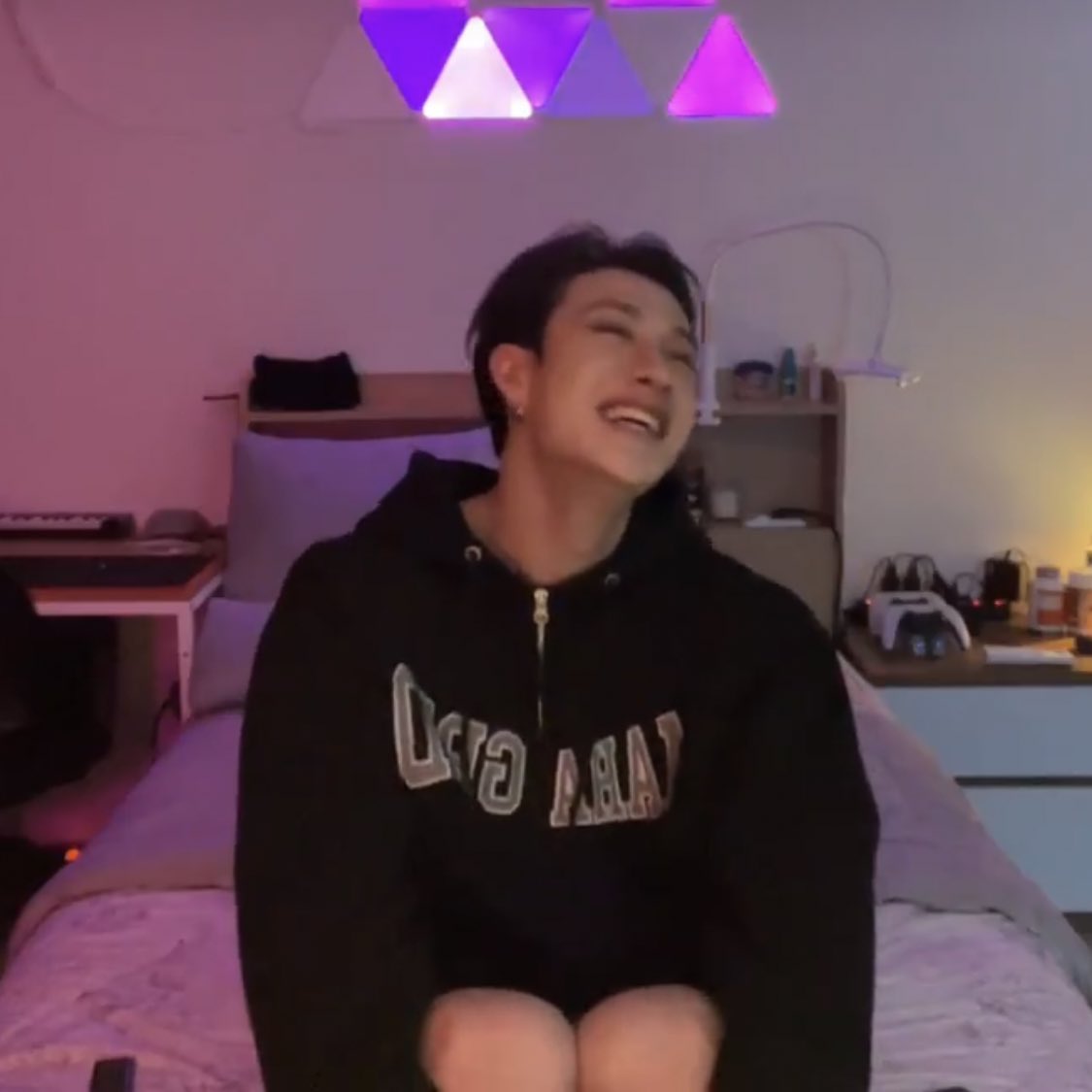 Hanji_quokka_'s tweet photo. Chan che sorride è come una medicina https://t.co/z8Yrhv4VHB