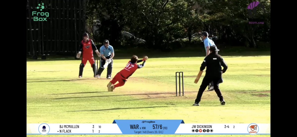 Ramsay59's tweet photo. @jameswd116 for @KnightsEastern in fine form with the ball as my @gen_comms boys look to cruise to victory…. https://t.co/y6OHkY1ugp