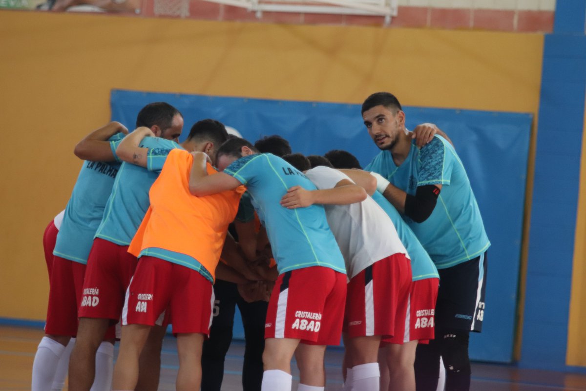 LaPalmaFS's tweet photo. 📷 FOTOGALERÍA #SmurfitKappaCádiz 🔴🟡

📈 ¡Volvimos al ruedo! Primera jornada de liga y con derrota ante un gran equipo como el Cádiz Virgili. A pesar de la remontada tras un mal inicio, dos zarpazos amarillos acabaron con la reacción palmerina. 

#20AñosContigo ❤ https://t.co/CZ29Wmrgy4