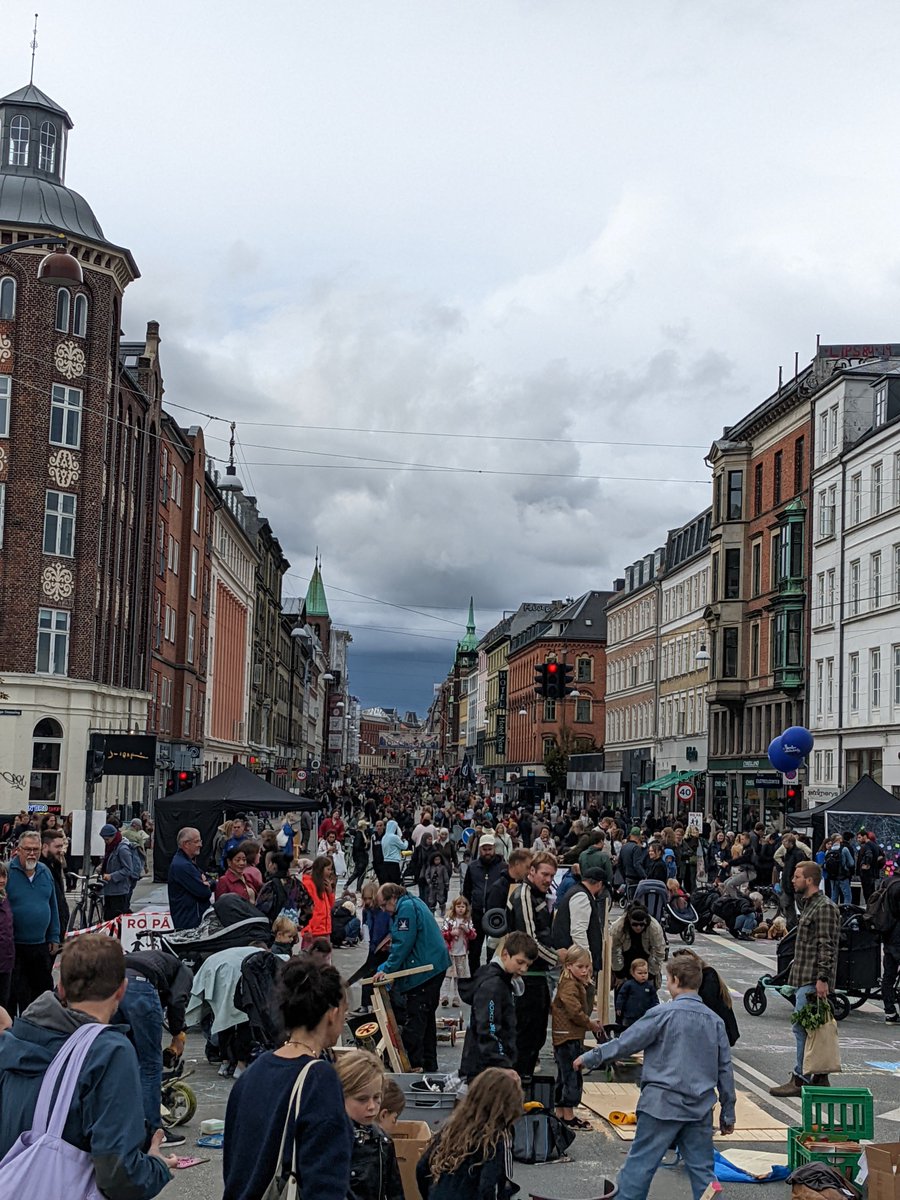 anders_joern's tweet photo. Nå, hvornår skal vi have bilfri søndage udbredt til flere gader og flere søndage? #bilfri #dkpol #kbhpol https://t.co/hz9pAmNtZu