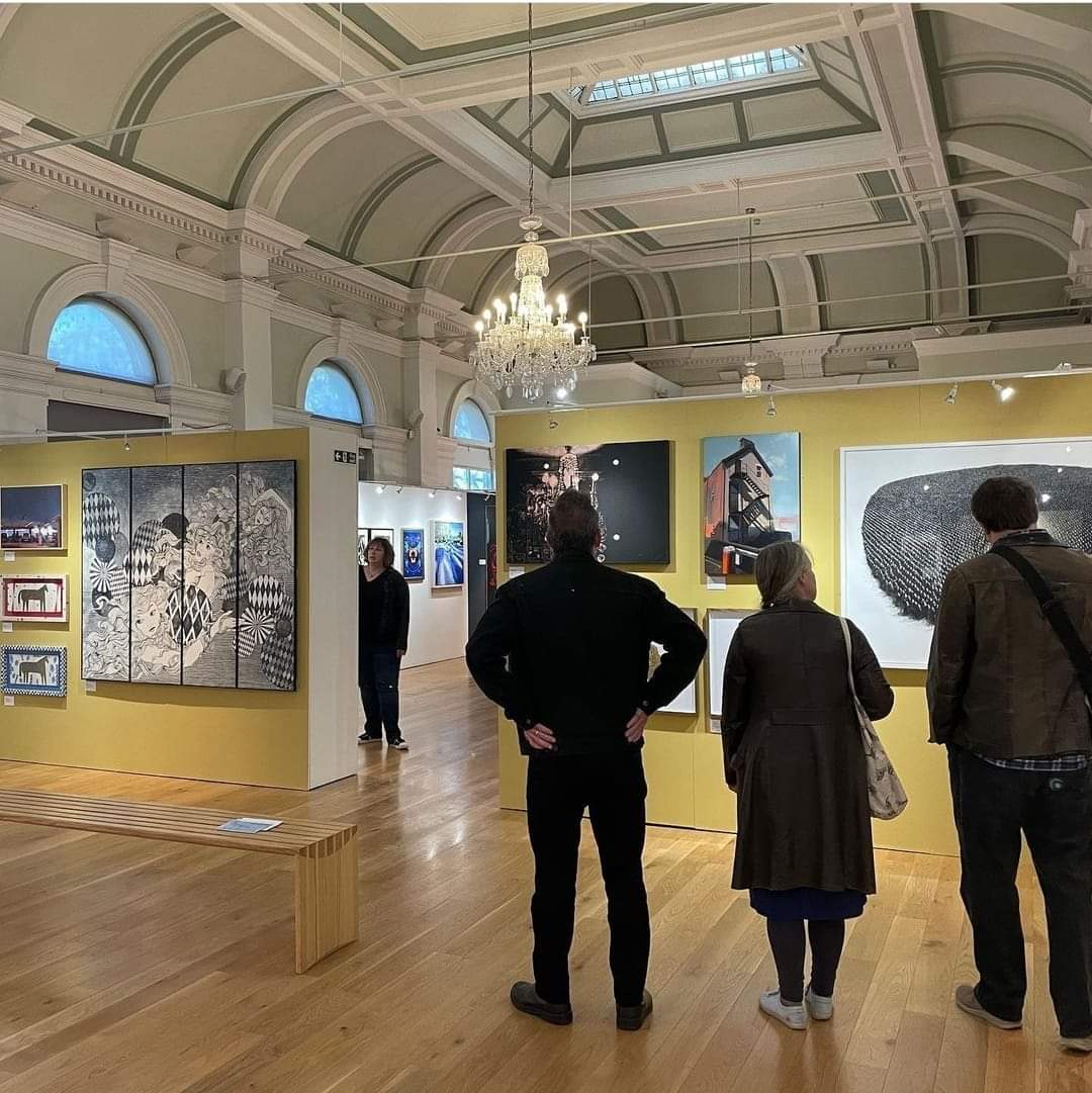 CarolineBrownA1's tweet photo. A visit with friends & hubbo @JuckaBardo to the wonderful @MercerGallery in Harrogate yesterday. Proud to have one of my pieces in their current Mercer Open exhibition. Chuffed in fact xx
#MercerGallery #MercerOpen #MercerArtGallery #Harrogate #ArtExhibition #ContemporaryArt https://t.co/aazTkIXWoG