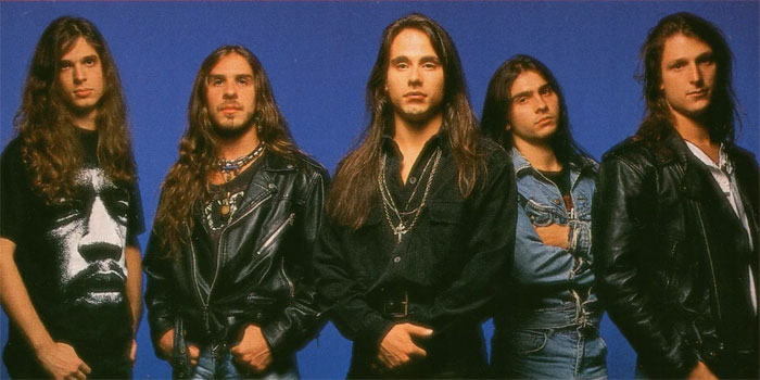 Diretor do filme do Andre Matos não concorda com Regis Tadeu sobre Angra ser boy band dlvr.it/SYYCl5